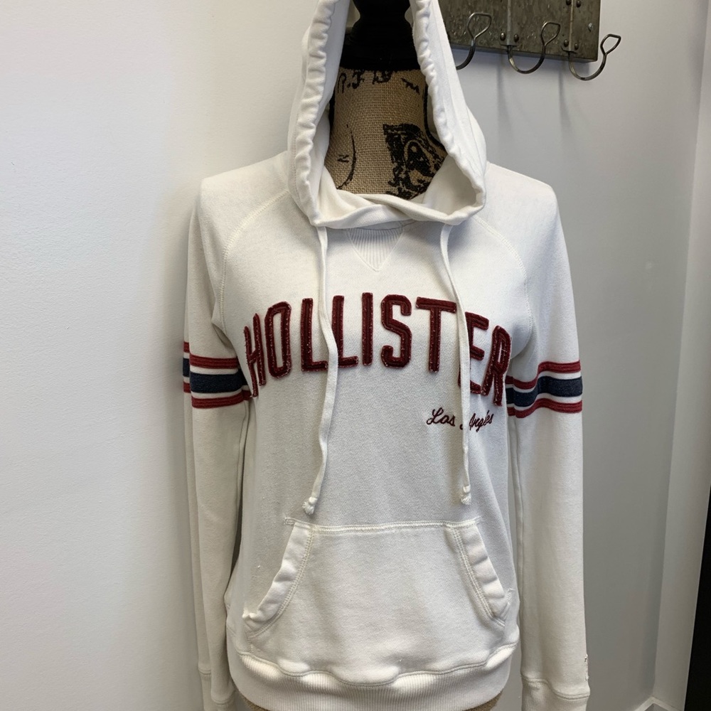 Sweeter Hollister  size S, uses in good condition.